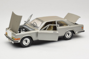 Rolls-Royce Camargue Silver Bburago 1:18 3001-M2 Diecast - image 2 of 8