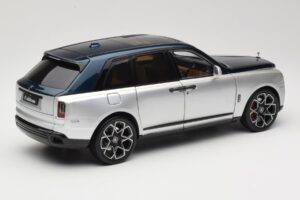 Rolls-Royce Cullinan Blue & Silver Two-Tone OEM 1:18 028-16B Diecast - image 3 of 8