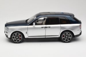 Rolls-Royce Cullinan Blue & Silver Two-Tone OEM 1:18 028-16B Diecast - image 4 of 8