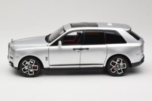 Rolls-Royce Cullinan Silver With Shadow Wheels OEM 1:18 028-16A Diecast - image 4 of 8