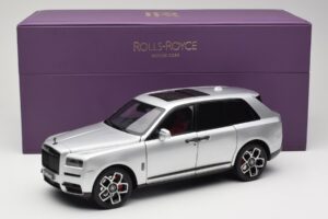 Rolls-Royce Cullinan Silver With Shadow Wheels OEM 1:18 028-16A Diecast - image 8 of 8