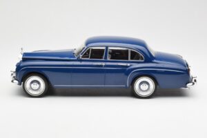 Rolls-Royce Silver Cloud III Flying Spur Mulliner RHD Dark Blue MCG 1:18 MCG18124 Diecast - image 3 of 6