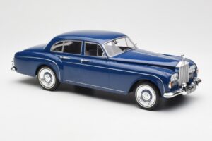 Rolls-Royce Silver Cloud III Flying Spur Mulliner RHD Dark Blue MCG 1:18 MCG18124 Diecast - image 4 of 6