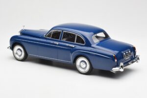 Rolls-Royce Silver Cloud III Flying Spur Mulliner RHD Dark Blue MCG 1:18 MCG18124 Diecast - image 5 of 6