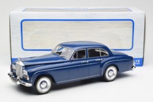 Rolls-Royce Silver Cloud III Flying Spur Mulliner RHD Dark Blue MCG 1:18 MCG18124 Diecast - image 6 of 6