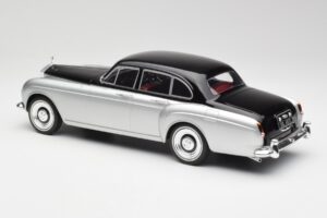 Rolls-Royce Silver Cloud III Mulliner Silver & Black MCG 1:18 MCG18128 Diecast - image 5 of 6