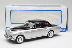 Rolls-Royce Silver Cloud III Mulliner Silver & Black MCG 1:18 MCG18128 Diecast - image 6 of 6