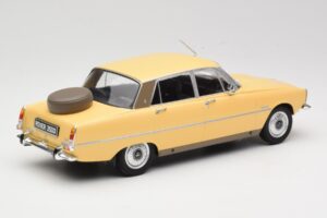Rover 3500 V8 P6 Cream MCG 1:18 MCG18046 Diecast - image 2 of 6