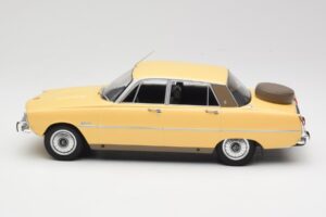 Rover 3500 V8 P6 Cream MCG 1:18 MCG18046 Diecast - image 3 of 6