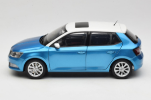 Skoda Fabia Mk3 Blue OEM 1:18 ZSF000004BLA Diecast - image 4 of 8