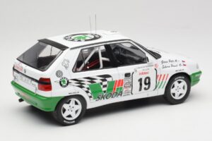 Skoda Felicia Kit Car #19 P. Sibera / P. Gross Tour de Corse 1995 IXO 1:18 18RMC149B Diecast - image 2 of 6