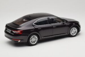 Skoda Superb Mk3 Black Paudi Model 1:18 ZSS000006BLA Diecast - image 3 of 8