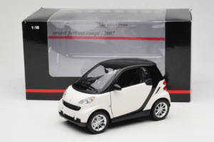 Smart Fortwo 451 Coupe White Black Minichamps 1:18 150036302 Diecast - image 8 of 8