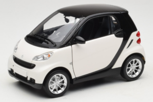 Smart Fortwo 451 Coupe White Black Minichamps 1:18 150036302 Diecast