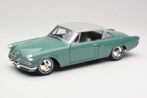 Studebaker Starliner Seafoam Green & Shasta White Maisto 1:18 31651 Diecast