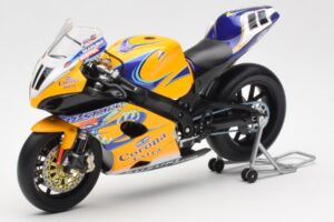 Suzuki GSX-R 1000 Team Alstare Corona Extra T. Corser WSB 2005 Minichamps 1:12 122052211 Diecast - image 2 of 6