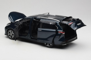 Toyota Granvia Dark Blue OEM 1:18 FCL22GR803 Diecast - image 5 of 8