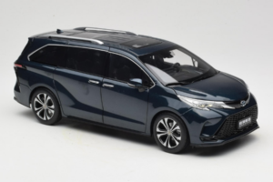 Toyota Granvia Dark Blue OEM 1:18 FCL22GR803 Diecast - image 6 of 8