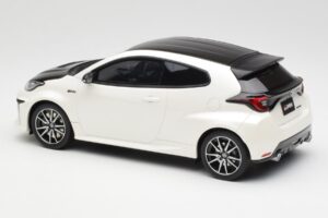 Toyota GRMN Yaris Rally Package White Otto 1:18 OT1071 Resin - image 5 of 6