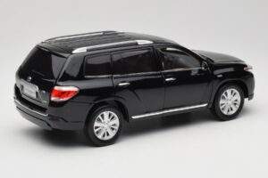 Toyota Highlander XU40 Black Paudi Model 1:18 2043612-B1 Diecast - image 3 of 8