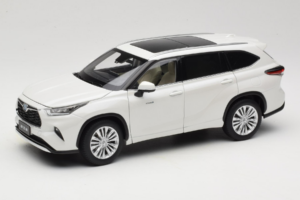 Toyota Highlander XU70 White OEM 1:18 26071-2011 Diecast