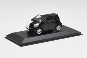 Toyota iQ Black & White Geneva Motor Show 2009 Minichamps 1:43 400166801 Diecast - image 2 of 4