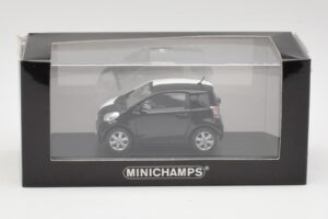 Toyota iQ Black & White Geneva Motor Show 2009 Minichamps 1:43 400166801 Diecast - image 4 of 4