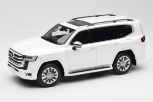 Toyota Land Cruiser J300 ZX White LCD 1:18 LCD18013-ZX-WH Diecast