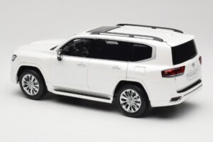 Toyota Land Cruiser J300 ZX White LCD 1:18 LCD18013-ZX-WH Diecast - image 7 of 8