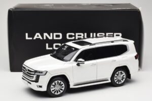 Toyota Land Cruiser J300 ZX White LCD 1:18 LCD18013-ZX-WH Diecast - image 8 of 8
