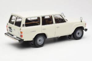 Toyota Land Cruiser J60 White Kyosho 1:18 08956W Diecast - image 3 of 8