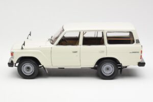 Toyota Land Cruiser J60 White Kyosho 1:18 08956W Diecast - image 4 of 8