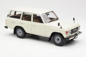Toyota Land Cruiser J60 White Kyosho 1:18 08956W Diecast - image 6 of 8