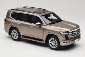 Toyota Land Cruiser LC300 ZX Gold LCD 1:18 LCD18013-ZX-GO Diecast - image 6 of 8