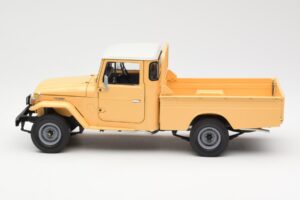 Toyota Land Cruiser Pickup Beige Kyosho 1:18 08958BE Diecast - image 4 of 8