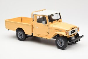 Toyota Land Cruiser Pickup Beige Kyosho 1:18 08958BE Diecast - image 6 of 8