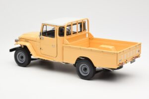 Toyota Land Cruiser Pickup Beige Kyosho 1:18 08958BE Diecast - image 7 of 8
