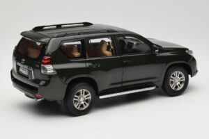 Toyota Land Cruiser Prado J150 Green Paudi Model 1:18 623132-GR Diecast - image 3 of 8