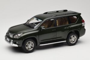 Toyota Land Cruiser Prado J150 Green Paudi Model 1:18 623132-GR Diecast