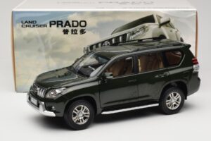 Toyota Land Cruiser Prado J150 Green Paudi Model 1:18 623132-GR Diecast - image 8 of 8