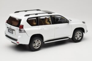 Toyota Land Cruiser Prado J150 White Paudi Model 1:18 623132-WH Diecast - image 3 of 8