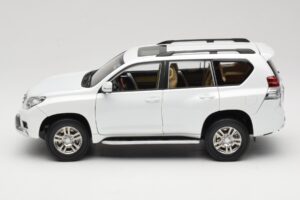 Toyota Land Cruiser Prado J150 White Paudi Model 1:18 623132-WH Diecast - image 4 of 8