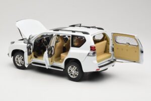 Toyota Land Cruiser Prado J150 White Paudi Model 1:18 623132-WH Diecast - image 5 of 8