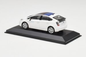 Toyota Prius XW30 Super White Minichamps 1:43 PRIUS001 Diecast - image 3 of 4