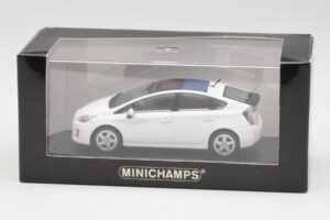 Toyota Prius XW30 Super White Minichamps 1:43 PRIUS001 Diecast - image 4 of 4