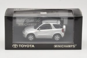 Toyota RAV4 XA20 Silver Light Interior Minichamps 1:43 31434205 Diecast - image 4 of 4