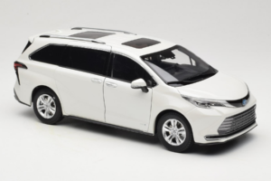 Toyota Sienna XL30 White OEM 1:18 TOYOTA013 Diecast - image 6 of 8