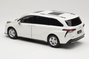 Toyota Sienna XL30 White OEM 1:18 TOYOTA013 Diecast - image 7 of 8