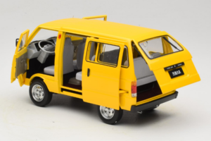 Toyota TJ110 Tianjin Huali Yellow OEM 1:18 TOYOTA014 Diecast - image 5 of 8