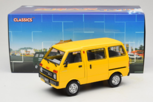Toyota TJ110 Tianjin Huali Yellow OEM 1:18 TOYOTA014 Diecast - image 8 of 8